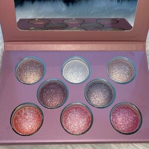 🆕 BFY Cosmetics - Baked
Terracotta Palette Highlighter Bronzer Blush Shimmer